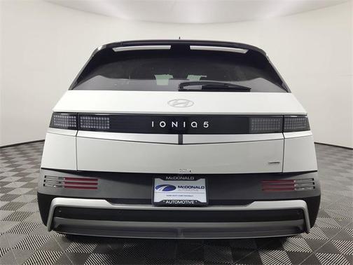 2026 Hyundai IONIQ 5 SE