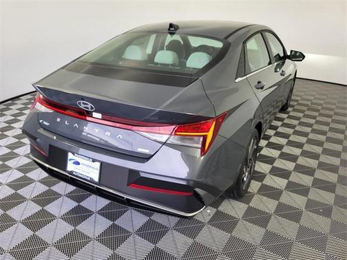 2025 Hyundai ELANTRA HEV Limited