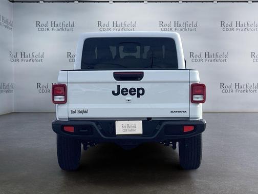 2026 Jeep Gladiator Sahara 4x4