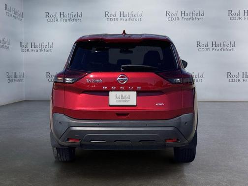 Scarlet 2021 Nissan Rogue S