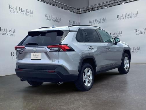 Silver Sky Metallic 2021 Toyota RAV4 XLE