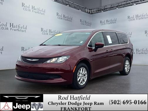 2022 Chrysler Voyager LX