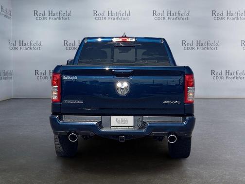 Patriot Blue Pearlcoat 2022 RAM 1500 Big Horn/Lone Star