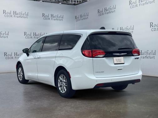 Bright White Clearcoat 2026 Chrysler Voyager LX