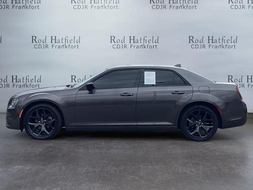 2023 Chrysler 300 Touring