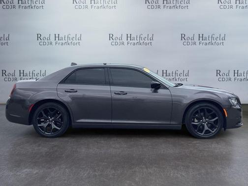 2023 Chrysler 300 Touring