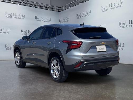 Sterling Gray Metallic 2024 Chevrolet Trax LS