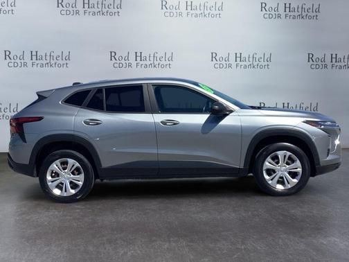 Sterling Gray Metallic 2024 Chevrolet Trax LS