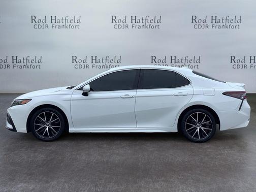 Ice Cap 2024 Toyota Camry SE