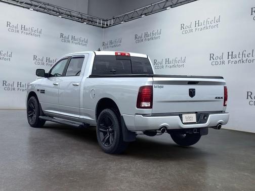 Bright Silver Metallic Clearcoat 2018 RAM 1500 Sport