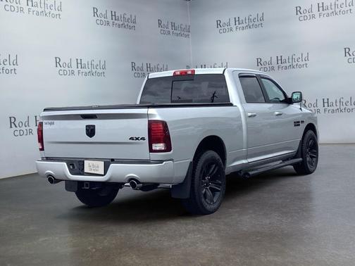Bright Silver Metallic Clearcoat 2018 RAM 1500 Sport