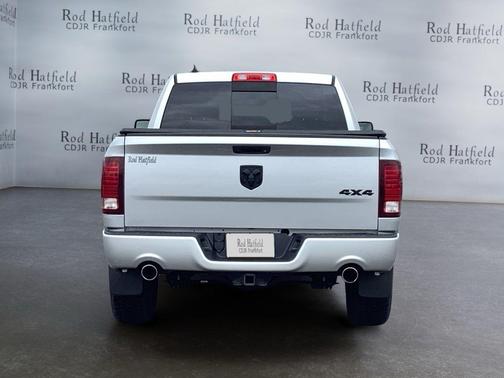 Bright Silver Metallic Clearcoat 2018 RAM 1500 Sport