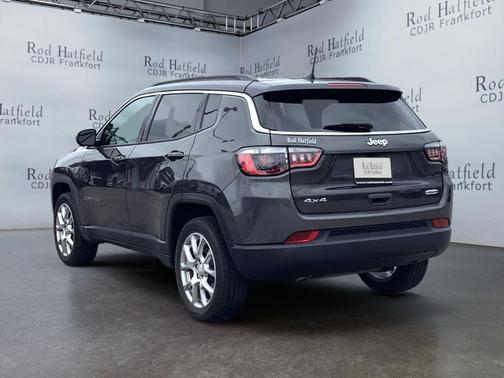 Baltic Gray Metallic Clearcoat 2024 Jeep Compass Latitude Lux