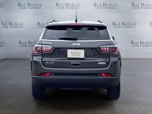 Baltic Gray Metallic Clearcoat 2024 Jeep Compass Latitude Lux