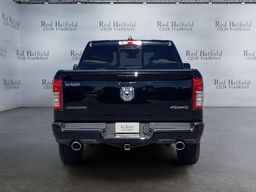 Diamond Black Crystal Pearlcoat 2023 RAM 1500 Big Horn/Lone Star