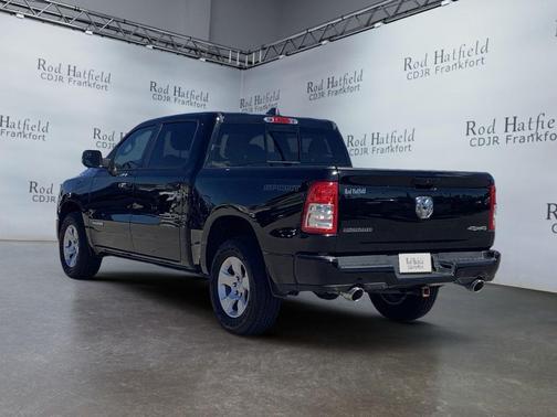 Diamond Black Crystal Pearlcoat 2023 RAM 1500 Big Horn/Lone Star