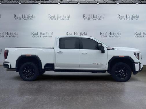 Summit White 2024 GMC Sierra 2500 AT4