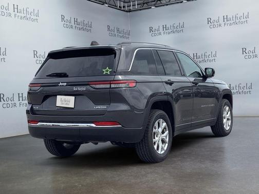 Baltic Gray Metallic Clearcoat 2023 Jeep Grand Cherokee Limited