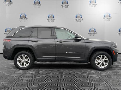 Baltic Gray Metallic Clearcoat 2023 Jeep Grand Cherokee Limited
