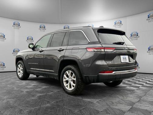 Baltic Gray Metallic Clearcoat 2023 Jeep Grand Cherokee Limited