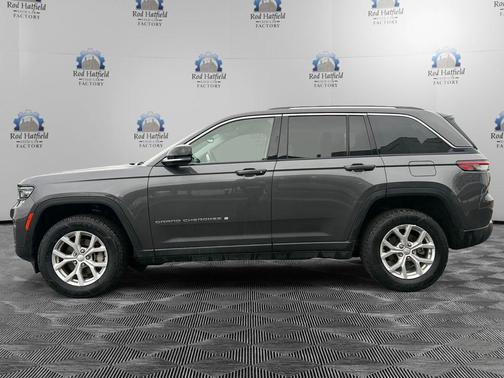 Baltic Gray Metallic Clearcoat 2023 Jeep Grand Cherokee Limited