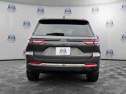 Baltic Gray Metallic Clearcoat 2023 Jeep Grand Cherokee Limited