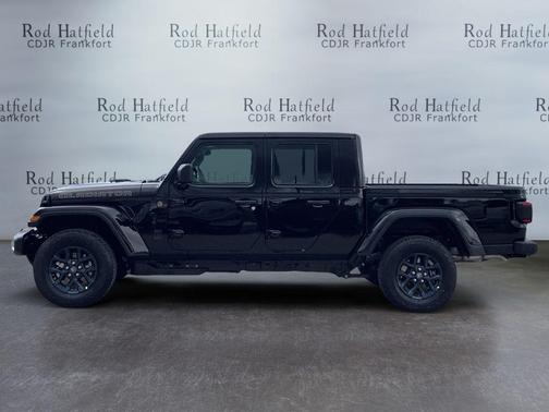 Black Clearcoat 2026 Jeep Gladiator 85th Anniversary Edition