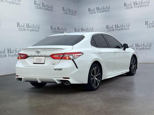 2020 Toyota Camry SE