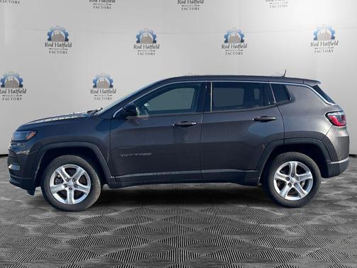 Granite Crystal Metallic Clearcoat 2023 Jeep Compass Sport