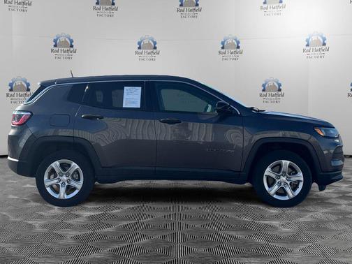 Granite Crystal Metallic Clearcoat 2023 Jeep Compass Sport
