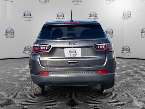 Granite Crystal Metallic Clearcoat 2023 Jeep Compass Sport