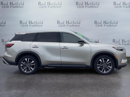 Gold 2024 INFINITI QX60 Luxe