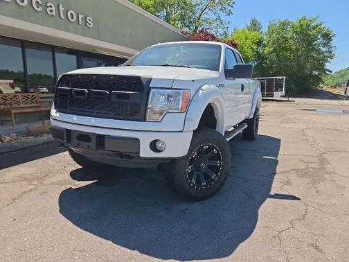 White 2013 Ford F-150 Lariat Truck