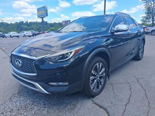 Black 2018 INFINITI QX30 Premium