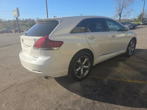 Pearl White 2013 Toyota Venza Limited