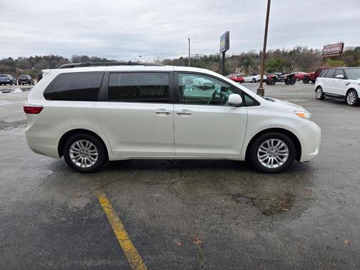 2015 Toyota Sienna XLE Premium