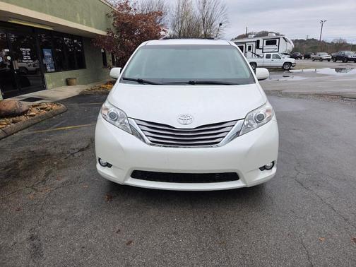 2015 Toyota Sienna XLE Premium