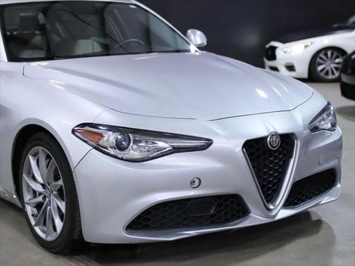 2017 Alfa Romeo Giulia Base