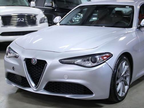 2017 Alfa Romeo Giulia Base