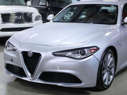 2017 Alfa Romeo Giulia Base