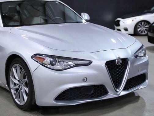 2017 Alfa Romeo Giulia Base