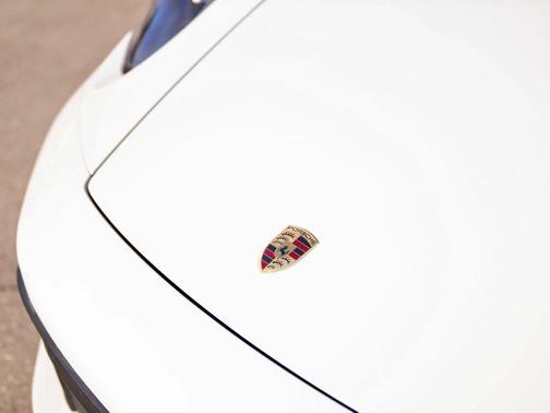 2020 Porsche 911 Carrera