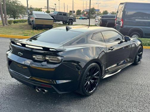 Black 2022 Chevrolet Camaro RWD Coupe LT1