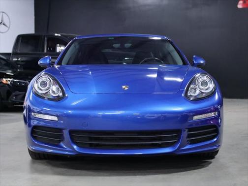 2016 Porsche Panamera Edition