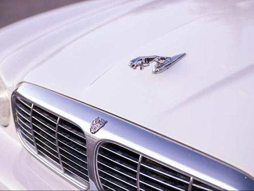 White Onyx 2004 Jaguar XJ Vanden Plas