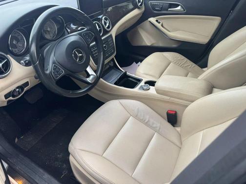 Cirrus White 2015 Mercedes-Benz CLA-Class Base