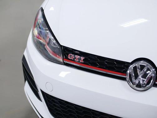 2020 Volkswagen Golf GTI 2.0T SE DSG
