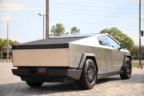 2024 Tesla Cybertruck Cyberbeast