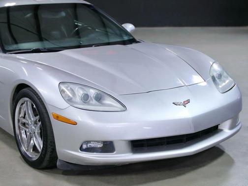 Machine Silver Metallic 2006 Chevrolet Corvette Base