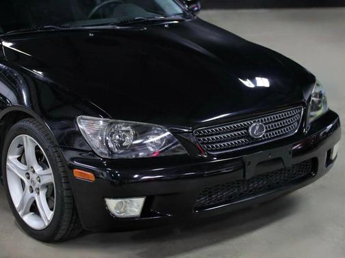 2002 Lexus IS 300 Base